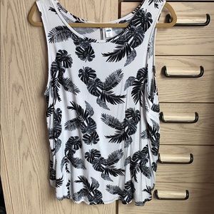 Like New XL Black and White Tank